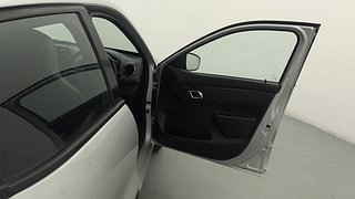 Used 2018 Renault Kwid [2015-2019] 1.0 RXT AMT Opt Petrol Automatic interior RIGHT FRONT DOOR OPEN VIEW