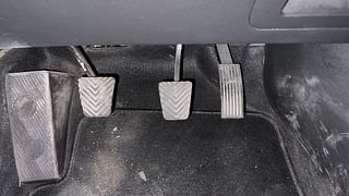 Used 2017 Hyundai Elite i20 [2014-2018] Asta 1.2 Dual Tone Petrol Manual interior PEDALS VIEW
