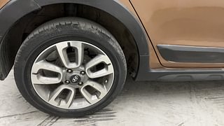 Used 2017 Hyundai i20 Active [2015-2020] 1.4 SX Diesel Manual tyres RIGHT REAR TYRE RIM VIEW