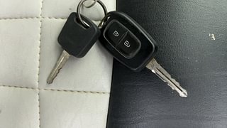Used 2020 Renault Triber [2019-2021] RXL AMT Petrol Automatic extra CAR KEY VIEW