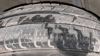Used 2016 Renault Kwid [2015-2019] RXT Petrol Manual tyres RIGHT REAR TYRE TREAD VIEW