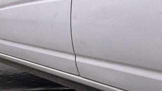 Used 2016 Renault Kwid [2015-2019] RXT Petrol Manual dents MINOR SCRATCH