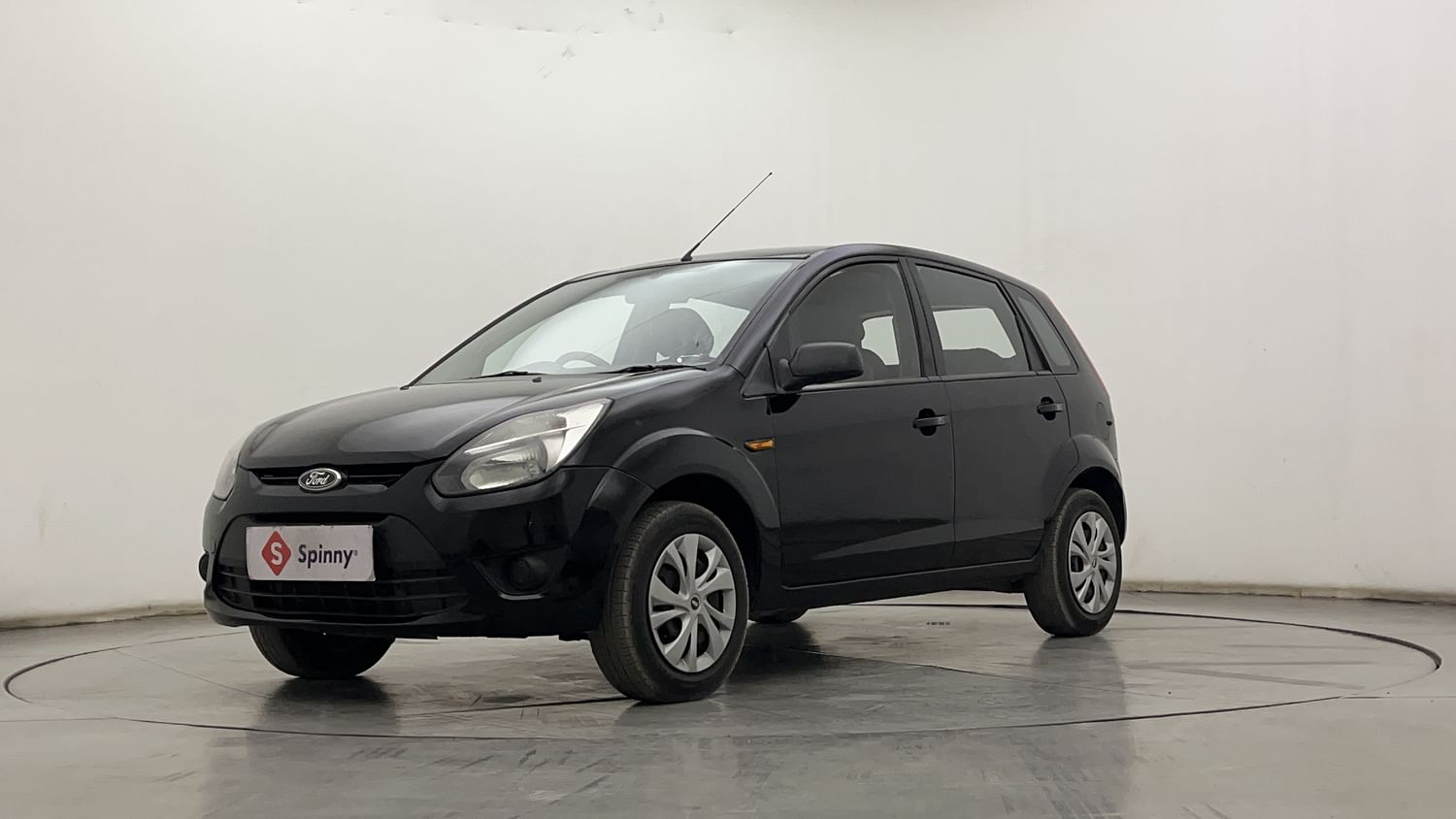 LEFT FRONT CORNER VIEW