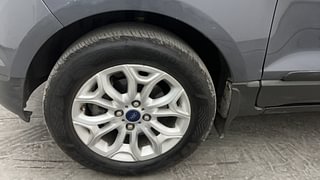 Used 2016 Ford EcoSport [2015-2017] Titanium 1.5L Ti-VCT AT Petrol Automatic tyres LEFT FRONT TYRE RIM VIEW