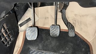 Used 2019 Renault Kwid [2017-2019] CLIMBER 1.0 Petrol Manual interior PEDALS VIEW