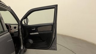 Used 2015 Maruti Suzuki Wagon R 1.0 [2010-2019] LXi Petrol Manual interior RIGHT FRONT DOOR OPEN VIEW