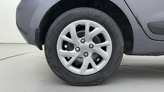 Used 2017 Hyundai Grand i10 [2017-2020] Magna 1.2 CRDi Diesel Manual tyres RIGHT REAR TYRE RIM VIEW