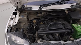 Used 2016 Renault Kwid [2015-2019] RXT Petrol Manual engine ENGINE RIGHT SIDE HINGE & APRON VIEW