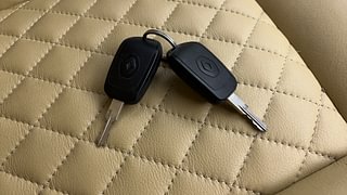Used 2016 Renault Duster [2015-2019] 110 PS RXZ 4X2 MT Diesel Manual extra CAR KEY VIEW