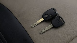 Used 2016 Honda Brio [2011-2016] VX MT Petrol Manual extra CAR KEY VIEW