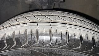 Used 2013 Hyundai i10 Sportz 1.2 AT Kappa2 Petrol Automatic tyres RIGHT FRONT TYRE TREAD VIEW