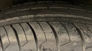 Used 2017 Maruti Suzuki Ciaz [2014-2017] VXi+ Petrol Manual tyres RIGHT FRONT TYRE TREAD VIEW
