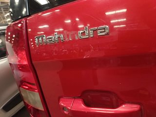 Used 2018 Mahindra TUV300 [2015-2020] T10 Dual Tone Diesel Manual dents MINOR SCRATCH