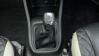 Used 2020 Renault Triber [2019-2021] RXL AMT Petrol Automatic interior GEAR  KNOB VIEW