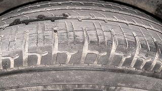 Used 2014 hyundai i10 Sportz 1.1 Petrol Petrol Manual tyres RIGHT REAR TYRE TREAD VIEW
