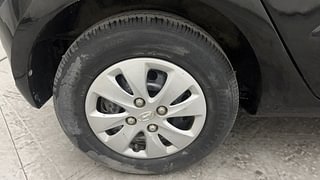 Used 2012 Hyundai i10 [2010-2016] Sportz 1.2 Petrol Petrol Manual tyres RIGHT REAR TYRE RIM VIEW