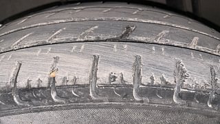 Used 2017 Renault Kwid [2015-2019] 1.0 RXT AMT Petrol Automatic tyres RIGHT REAR TYRE TREAD VIEW