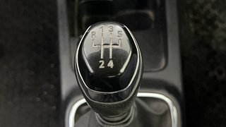 Used 2019 Renault Kwid [2017-2019] RXT 1.0 SCE Special (O) Petrol Manual interior GEAR  KNOB VIEW