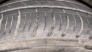 Used 2016 Honda Brio [2011-2016] VX MT Petrol Manual tyres RIGHT FRONT TYRE TREAD VIEW