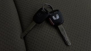 Used 2014 Honda Brio [2011-2016] EX MT Petrol Manual extra CAR KEY VIEW