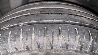 Used 2010 Hyundai i20 [2008-2012] Asta 1.4 AT Petrol Automatic tyres LEFT REAR TYRE TREAD VIEW