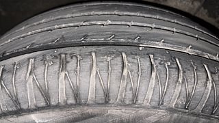 Used 2010 Hyundai i20 [2008-2012] Asta 1.4 AT Petrol Automatic tyres RIGHT REAR TYRE TREAD VIEW