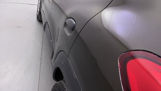 Used 2017 Renault Kwid [2015-2019] 1.0 RXT AMT Petrol Automatic dents MINOR DENT