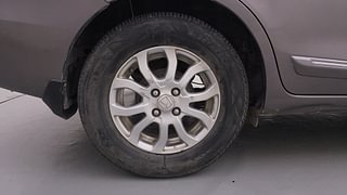Used 2015 Honda Amaze [2013-2016] 1.2 VX AT i-VTEC Petrol Automatic tyres RIGHT REAR TYRE RIM VIEW