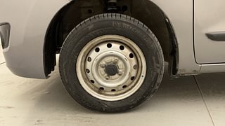 Used 2015 Maruti Suzuki Wagon R 1.0 [2010-2019] LXi Petrol Manual tyres LEFT FRONT TYRE RIM VIEW