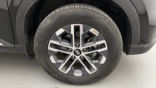Used 2022 Hyundai Venue SX (O) 1.0 Turbo iMT Petrol Manual tyres RIGHT FRONT TYRE RIM VIEW