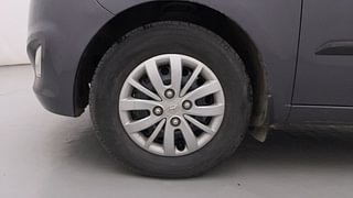 Used 2014 hyundai i10 Sportz 1.1 Petrol Petrol Manual tyres LEFT FRONT TYRE RIM VIEW