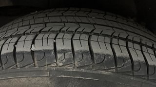 Used 2018 Mahindra TUV300 [2015-2020] T10 Dual Tone Diesel Manual tyres LEFT REAR TYRE TREAD VIEW