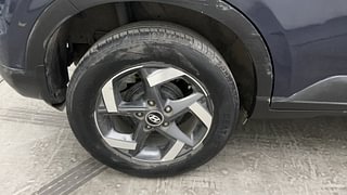 Used 2019 Hyundai Venue [2019-2020] SX(O) 1.4 CRDI Diesel Manual tyres RIGHT REAR TYRE RIM VIEW