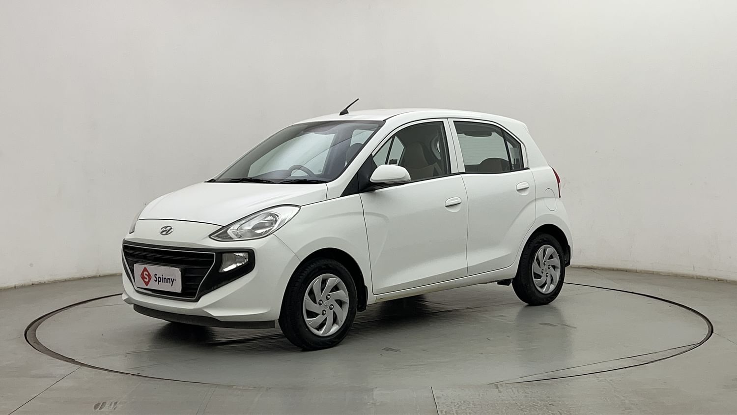 LEFT FRONT CORNER VIEW