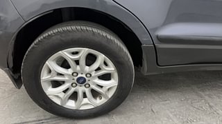 Used 2016 Ford EcoSport [2015-2017] Titanium 1.5L Ti-VCT AT Petrol Automatic tyres RIGHT REAR TYRE RIM VIEW