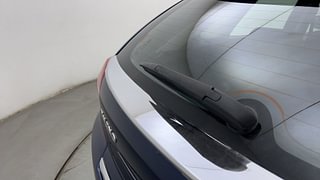 Used 2019 Maruti Suzuki Baleno [2015-2019] Zeta AT Petrol Petrol Automatic top_features Rear wiper