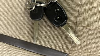 Used 2017 Honda Amaze 1.2L SX Petrol Manual extra CAR KEY VIEW