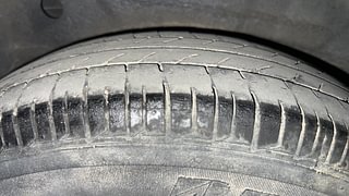 Used 2013 Hyundai i10 Sportz 1.2 AT Kappa2 Petrol Automatic tyres RIGHT REAR TYRE TREAD VIEW