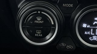 Used 2020 Maruti Suzuki Swift [2017-2021] ZXi AMT Petrol Automatic top_features Rear defogger