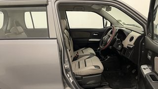 Used 2015 Maruti Suzuki Wagon R 1.0 [2010-2019] LXi Petrol Manual interior RIGHT SIDE FRONT DOOR CABIN VIEW