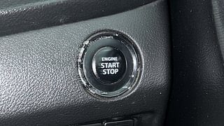 Used 2017 Maruti Suzuki Baleno [2015-2019] Alpha Petrol Petrol Manual top_features Keyless start