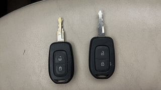 Used 2019 Renault Kwid [2017-2019] CLIMBER 1.0 Petrol Manual extra CAR KEY VIEW