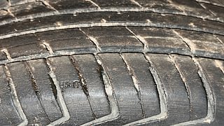 Used 2019 Renault Kwid [2017-2019] RXT 1.0 SCE Special (O) Petrol Manual tyres LEFT REAR TYRE TREAD VIEW