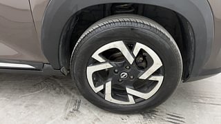 Used 2022 Nissan Magnite XV Executive Petrol Manual tyres RIGHT FRONT TYRE RIM VIEW