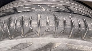 Used 2015 Honda Amaze [2013-2016] 1.2 VX AT i-VTEC Petrol Automatic tyres LEFT FRONT TYRE TREAD VIEW