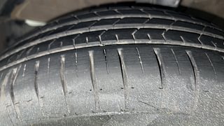 Used 2020 Maruti Suzuki Swift [2017-2021] ZXi AMT Petrol Automatic tyres LEFT FRONT TYRE TREAD VIEW