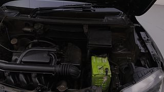 Used 2017 Renault Kwid [2015-2019] 1.0 RXT AMT Petrol Automatic engine ENGINE LEFT SIDE HINGE & APRON VIEW
