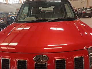 Used 2018 Mahindra TUV300 [2015-2020] T10 Dual Tone Diesel Manual dents MINOR SCRATCH