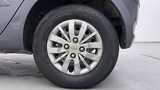 Used 2013 Hyundai i10 Sportz 1.2 AT Kappa2 Petrol Automatic tyres LEFT REAR TYRE RIM VIEW