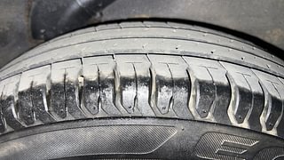 Used 2013 Hyundai i10 Sportz 1.2 AT Kappa2 Petrol Automatic tyres LEFT REAR TYRE TREAD VIEW